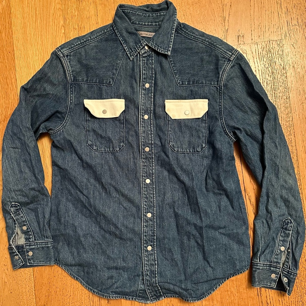 Denim snap closure shirt